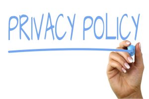 hand die 'Privacy-Policy' schrijft